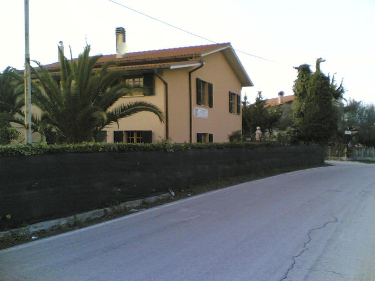 Bed&Breakfast Giardino Agritourist Controguerra Екстериор снимка